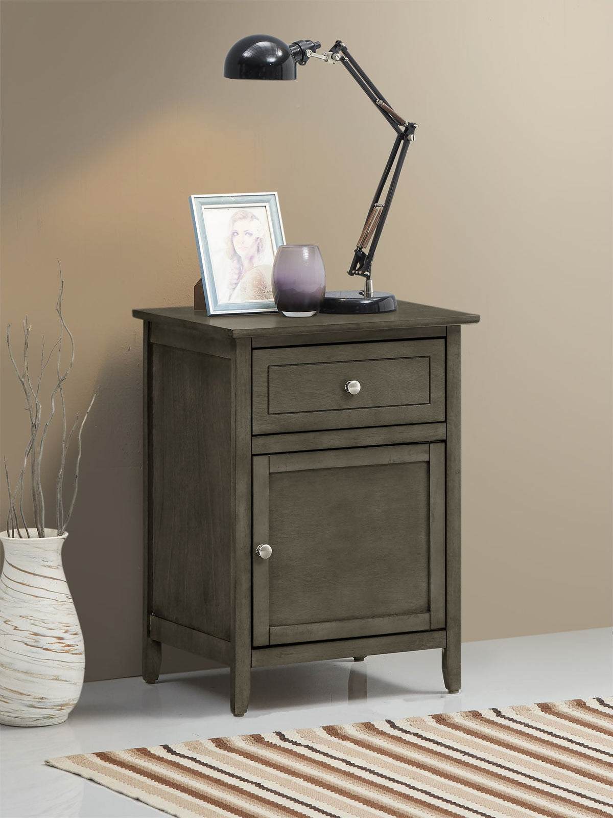 1 Drawer / 1 Door Nightstand