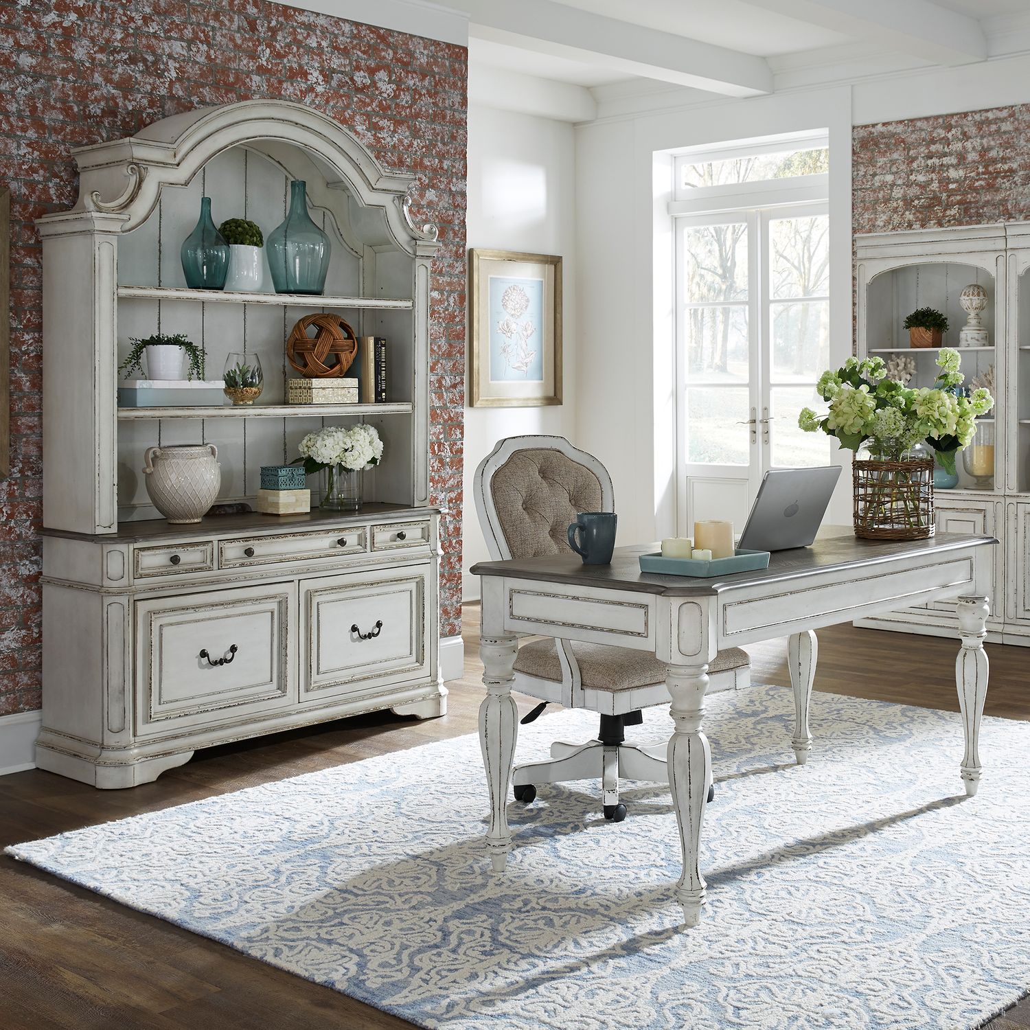 Artemis Executive adjustable height desk Chair