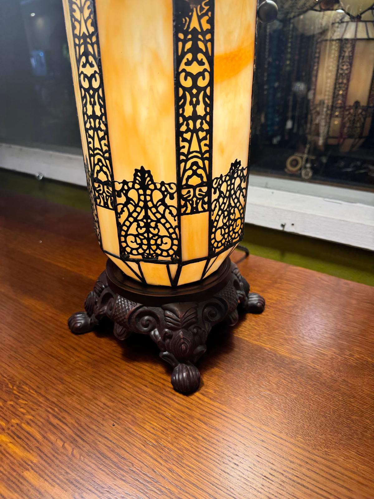 Tiffany Style Stained Glass Table Lamp
