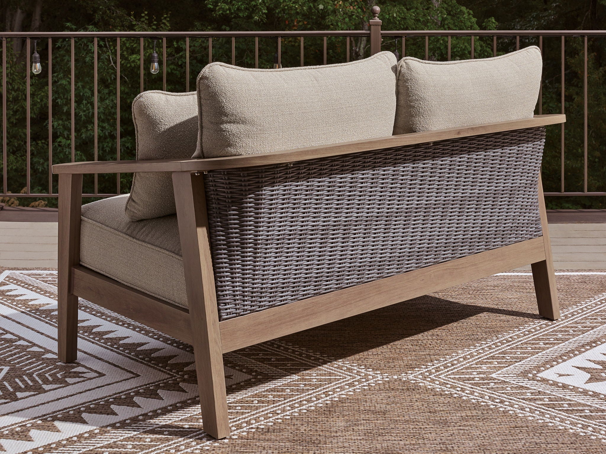 Harmony Headlands - Loveseat With Cushion - Natural / Gray