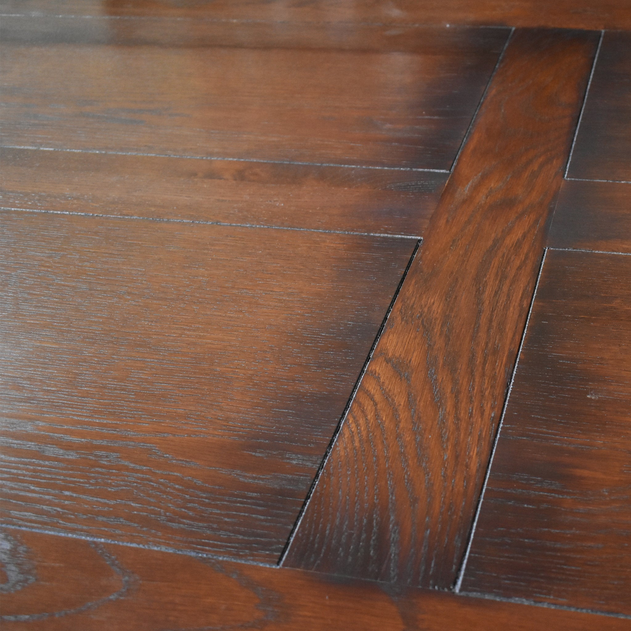 Mission Style Oak Stow Leaf Dining Table (2 Colors Available)