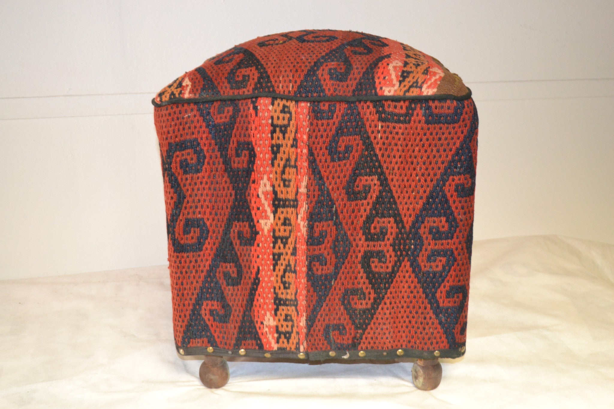 Rug Pouf/ Rug Sitting Stool / Rug Ottoman / Kilim Sitting Stool / Stools # 97